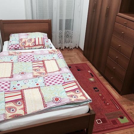 Guest House Seperic ヤストレバースコ エクステリア 写真