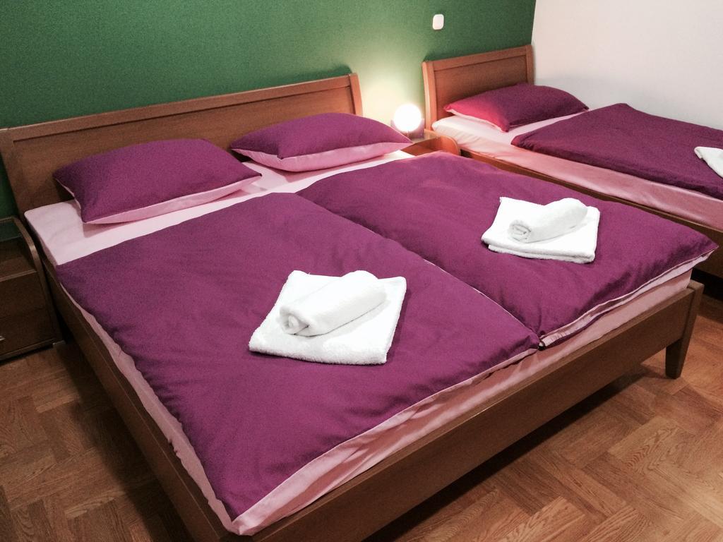 Guest House Seperic ヤストレバースコ エクステリア 写真