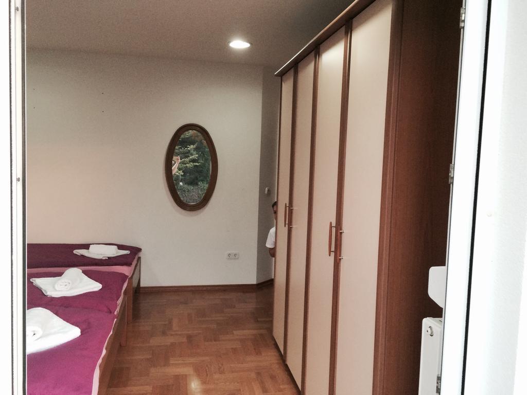 Guest House Seperic ヤストレバースコ エクステリア 写真