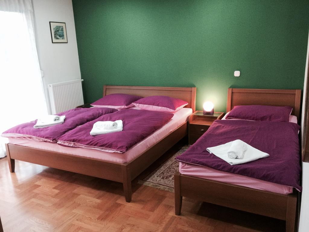 Guest House Seperic ヤストレバースコ エクステリア 写真